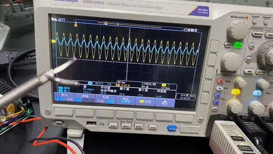 آخرین اخبار شرکت اسکالپل اولتراسونیک چیست؟ | مزایای استفاده از اسکالپل التراسونیک حیوانات خانگی SurgSci | Surgsci  2